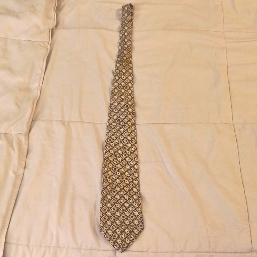Daisy star tie